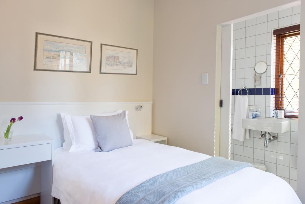 Knightsbury Guest House Cape Town Bagian luar foto